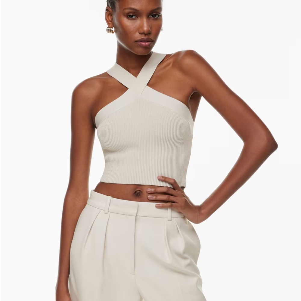 Nwot Aritzia Babaton
Sculpt Knit Criss Cross Cropped Tank